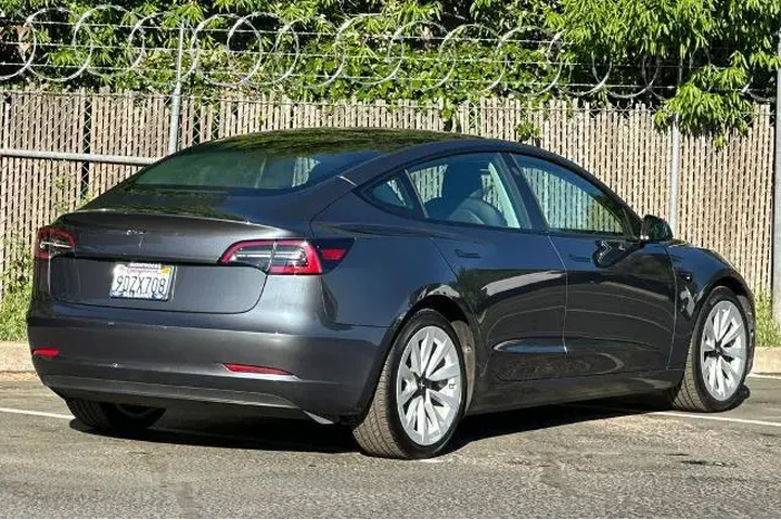 $24743 : Tesla Model 3 2023 4dr Sedan image 3