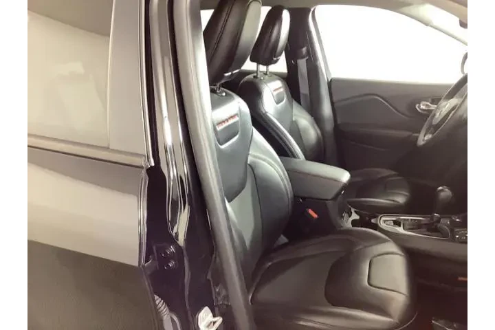 $27495 : Jeep Cherokee 2022 4x4 Trail image 8