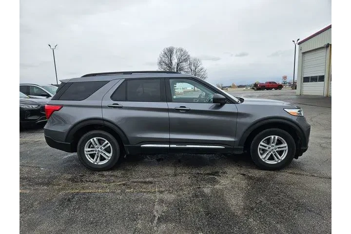 $29000 : Ford Explorer 2024 AWD XLT 4 image 4