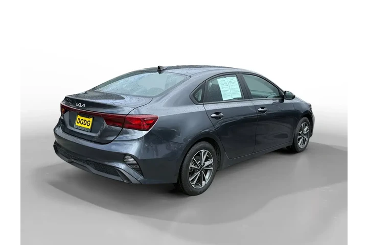 $16773 : Kia Forte 2024 LXS 4dr Sedan image 5