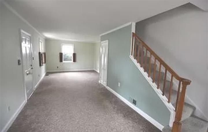 $1550 : Apartment for rent asap image 1