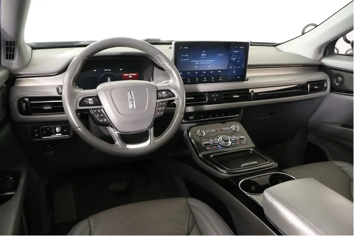 $28659 : Lincoln Nautilus 2022 Reserv image 2