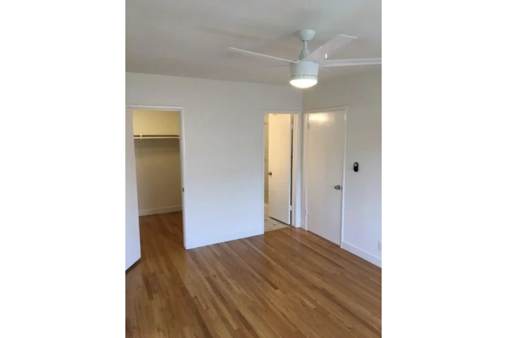 $1950 : 2 bedroom Apt in James M Wood image 5