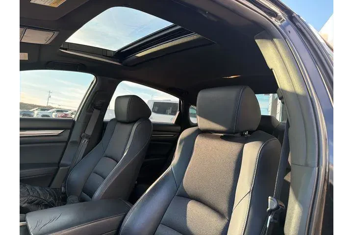 $15400 : Honda Accord 2018 Sport 4dr image 10