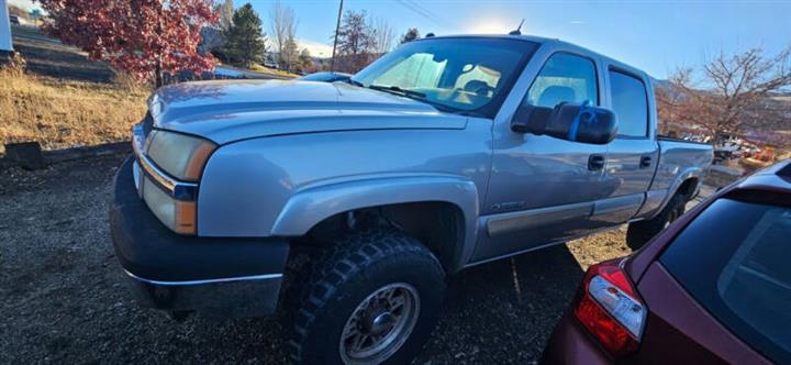 $10199 : 2005 Silverado 1500HD LT image 2