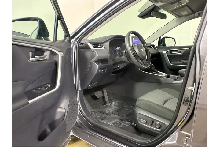$33980 : Gold Certified2024 RAV4 Hybri image 2
