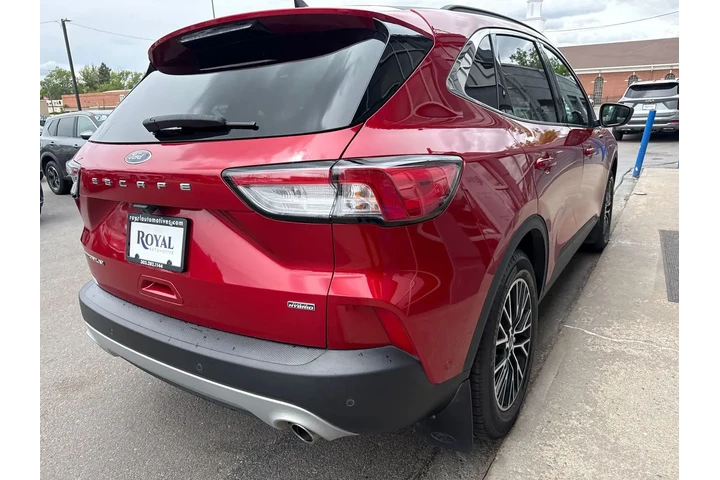 $23995 : 2022 Escape Titanium Plug-In image 4