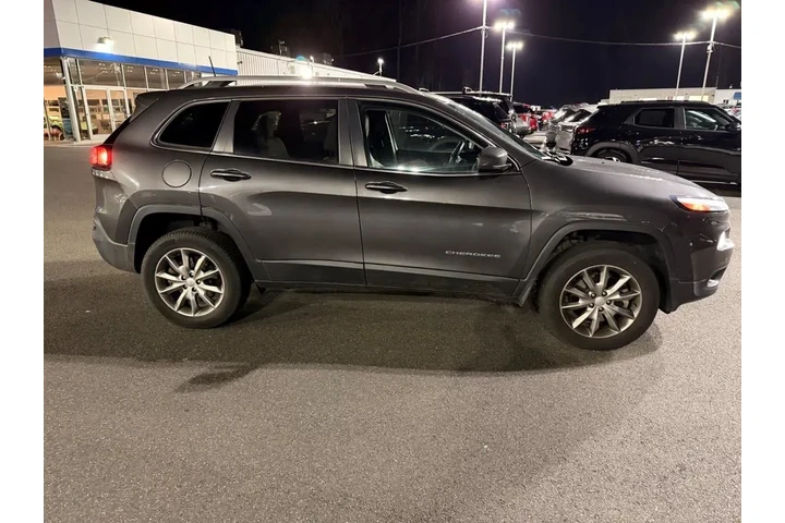 $17999 : Jeep Cherokee 2018 4x4 Limit image 2