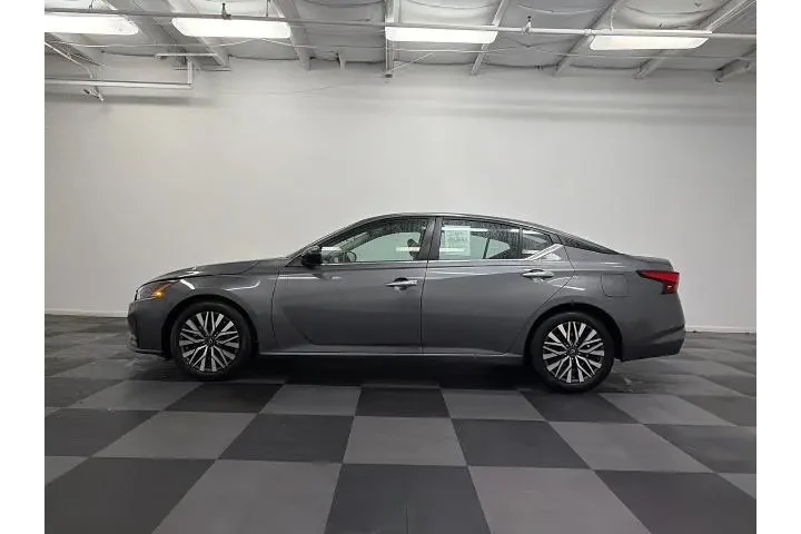 $20000 : Nissan Altima 2024 2.5 SV 4d image 4