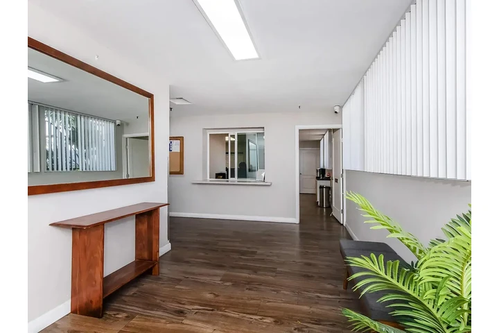 $1000 : One bedroom apartment image 3