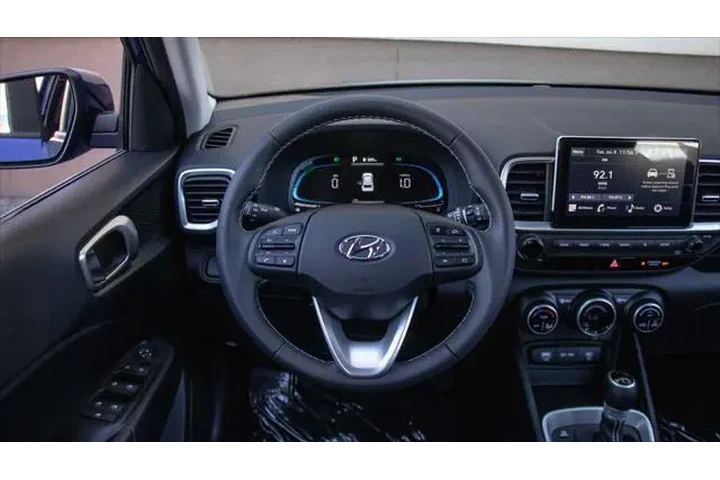 $20999 : Hyundai VENUE 2025 SEL 4dr C image 10