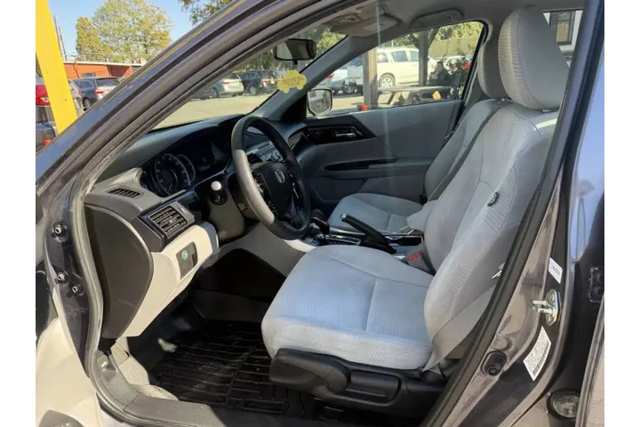 2016 Accord LX image 9