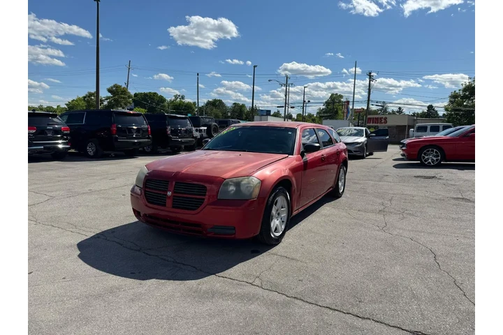$3980 : 2005 Magnum 4dr Wgn SE RWD image 6