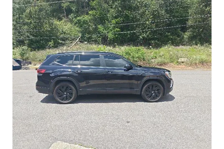 $27990 : Volkswagen Atlas 2024 SE 4dr image 2