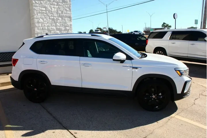 $20000 : Volkswagen Taos 2023 AWD SE image 7