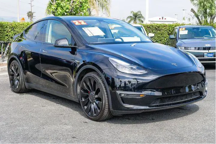 $31000 : Tesla Model Y 2022 AWD Perfo image 3