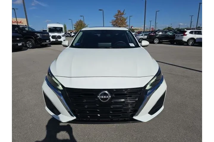 $26000 : Nissan Altima 2023 AWD 2.5 S image 8