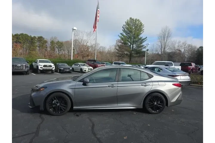 $27992 : Toyota Camry 2025 SE 4dr Sed image 4