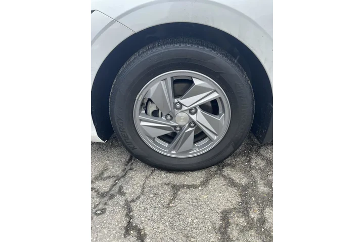 $18950 : Hyundai ELANTRA 2024 SE 4dr image 7