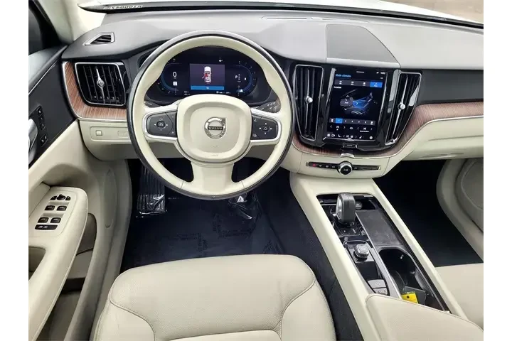 $18888 : Volvo XC60 2022 AWD B5 Momen image 9