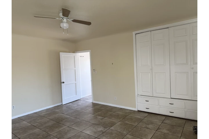 $1650 : Studio/Single Inglewood image 4