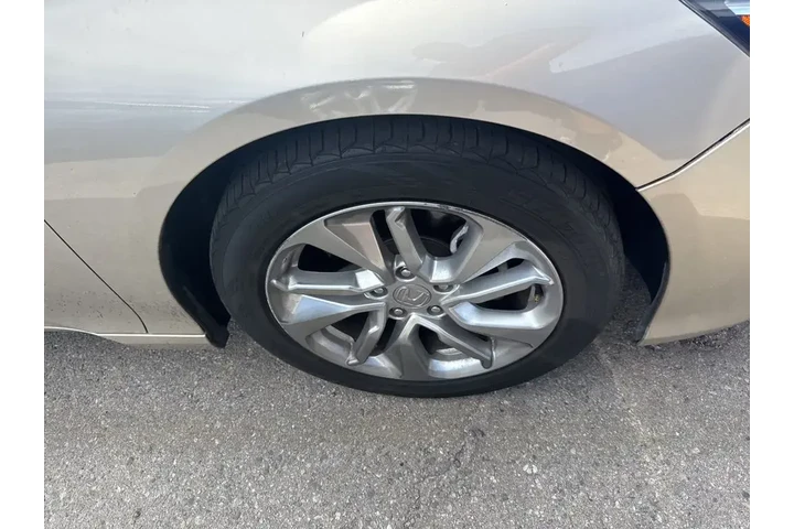 $16900 : Honda Accord 2018 LX 4dr Sed image 3