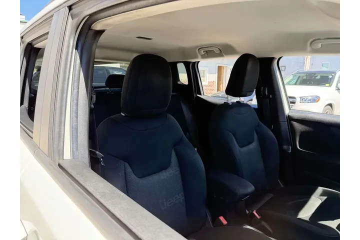 $11498 : Jeep Renegade 2016 4x4 Latit image 9
