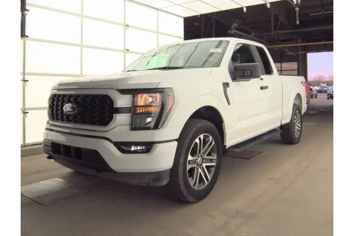 $36351 : Ford F-150 2023 4x4 XLT 4dr image 1