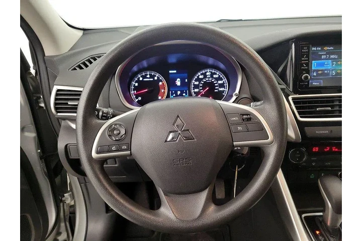 $18998 : Mitsubishi Eclipse Cross 202 image 10