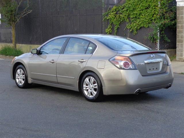 $8950 : 2011 Altima 2.5 S image 8