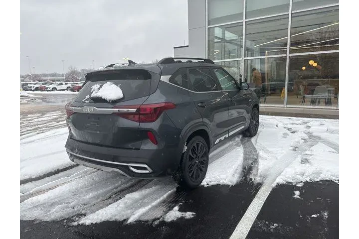 $17500 : Kia Seltos 2022 AWD Nightfal image 3