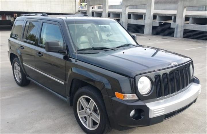 $3000 : 2010 Jeep Patriot Limited image 1