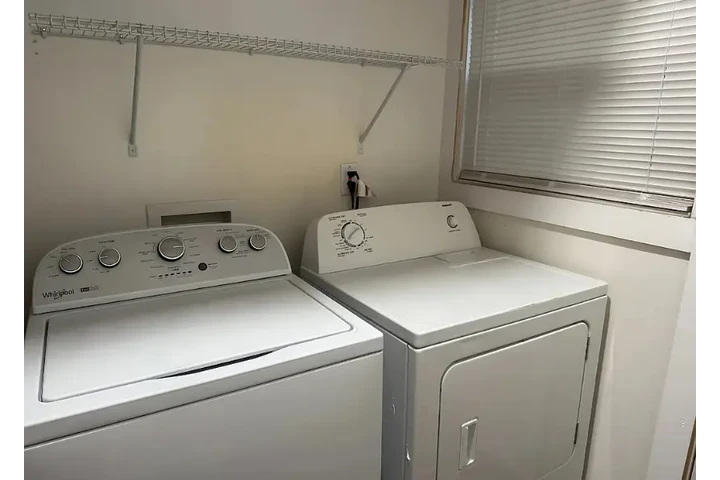 $2000 : 2 BEDROOM HOME IN LOS ANGELES image 8