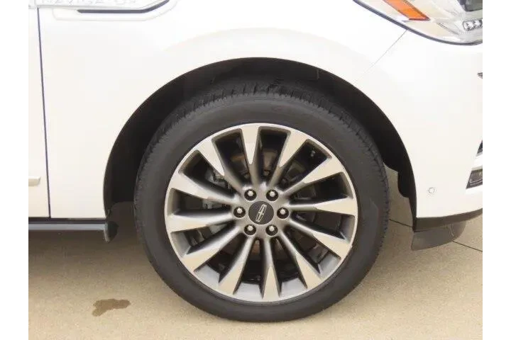 $28911 : Lincoln Navigator 2019 4x2 S image 7