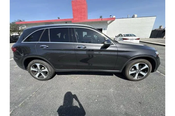$23640 : Mercedes-Benz GLC 2021 GLC 3 image 2