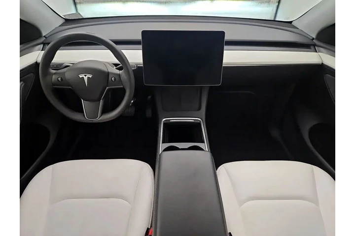 $39998 : Tesla Model Y 2024 AWD Long image 9