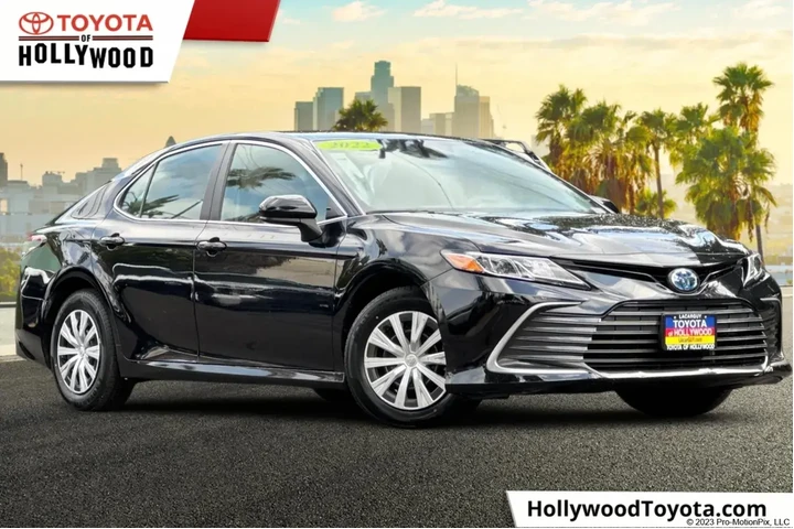 $24599 : Toyota Camry Hybrid 2022 LE image 1