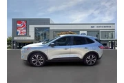 $21540 : Ford Escape 2022 SE 4dr SUV thumbnail