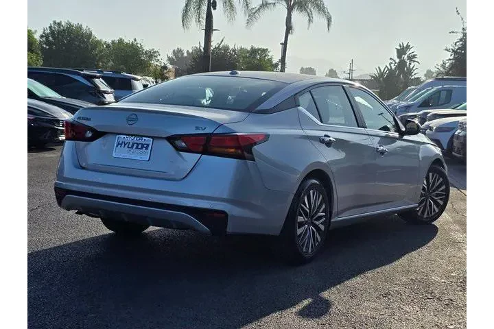 $18636 : Nissan Altima 2023 2.5 SV 4d image 5