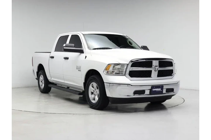 $27998 : Ram 1500 Classic 2023 4x4 SL image 1