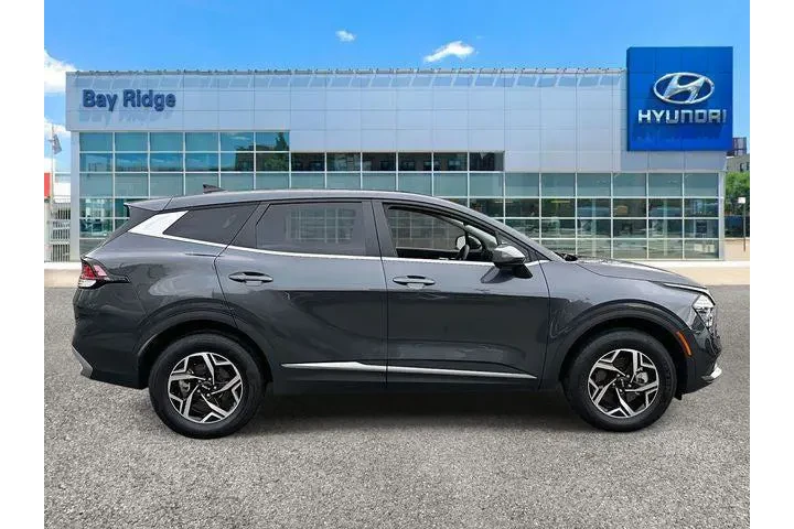 $18774 : Kia Sportage 2024 AWD LX 4dr image 2