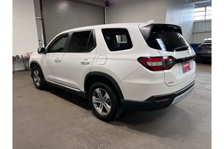$37920 : Honda Pilot 2023 AWD EX-L 4d image 5
