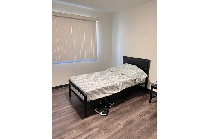 $900 : Rento Recamara image 2