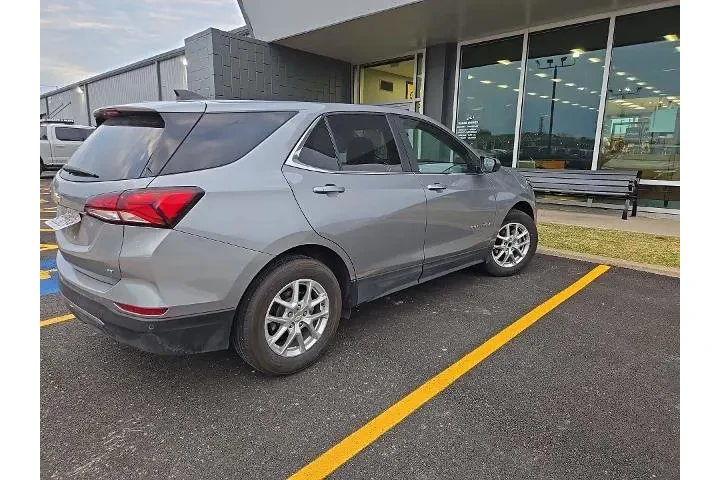 $20983 : Chevrolet Equinox 2024 LT 4d image 8