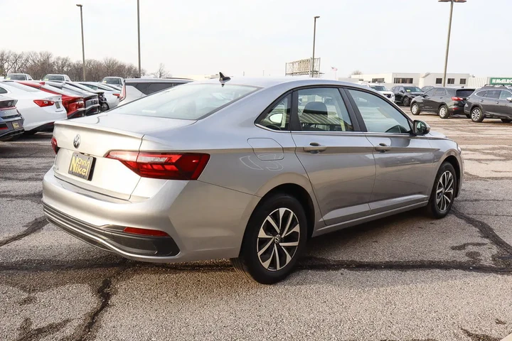 $16888 : 2024 Jetta S Auto image 4