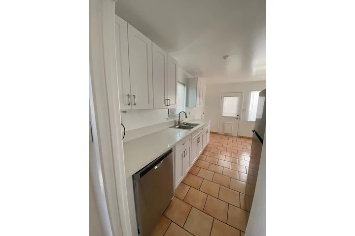 $2590 : Beautiful Home_Reduced Price! image 5