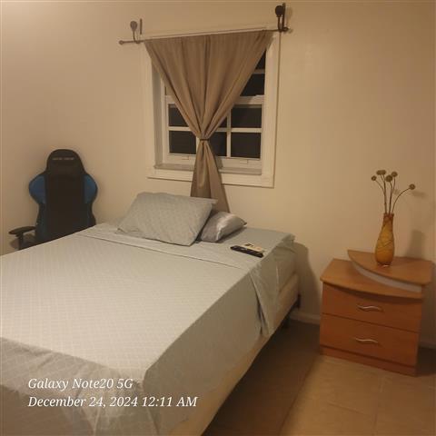 $875 : Rento habitacion Amueblada . image 2