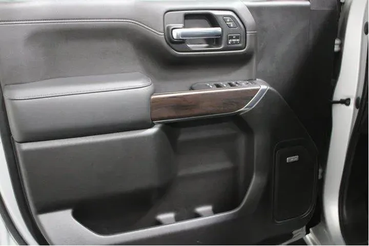 $39938 : GMC Sierra 1500 2020 4x4 SLT image 3