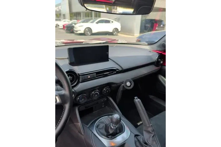 $32000 : Mazda MX-5 Miata 2024 Club 2 image 9