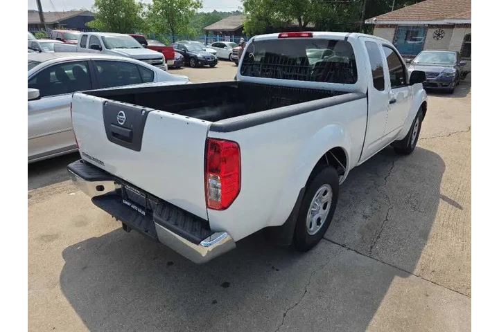 $9500 : 2020 Frontier S image 6